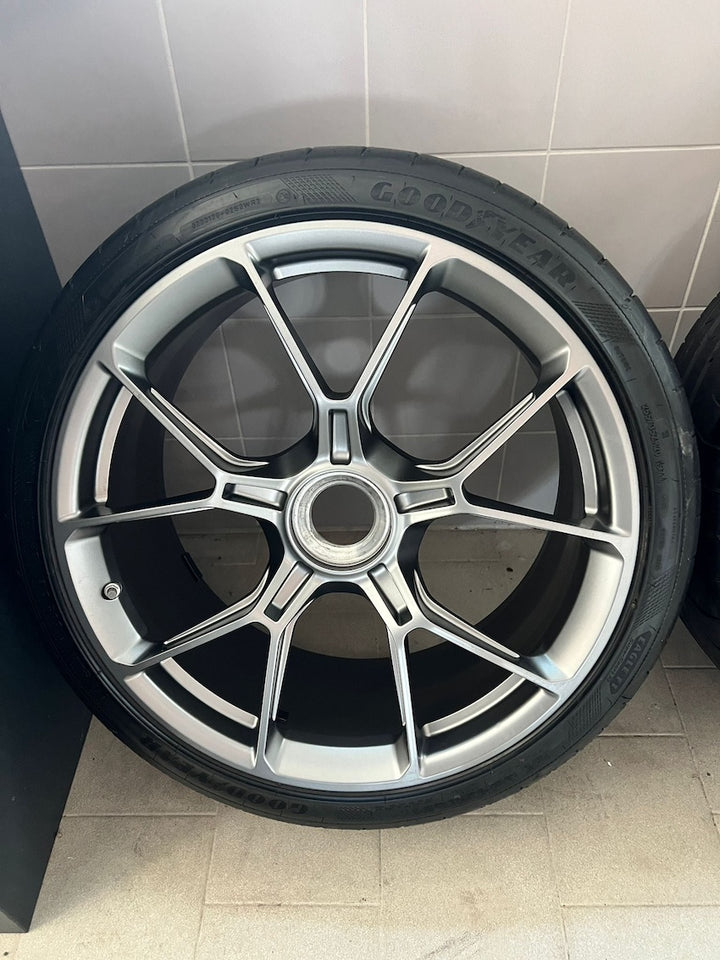 Porsche 992.1 GT3 20 21 Zoll Sommer Räder Satz nur 500 KM NEU NEU NEU