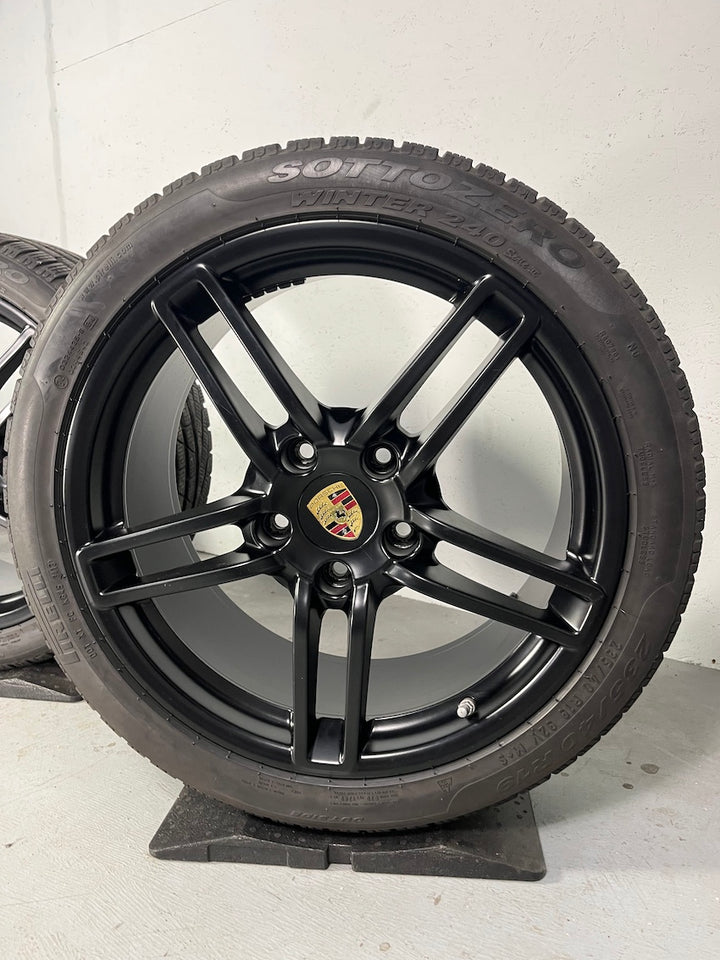 Porsche 991.1 19 Zoll Carrera S Winter Räder C2 S Pirelli schwarz