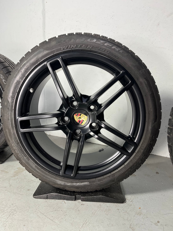 Porsche 991.1 19 Zoll Carrera S Winter Räder C2 S Pirelli schwarz