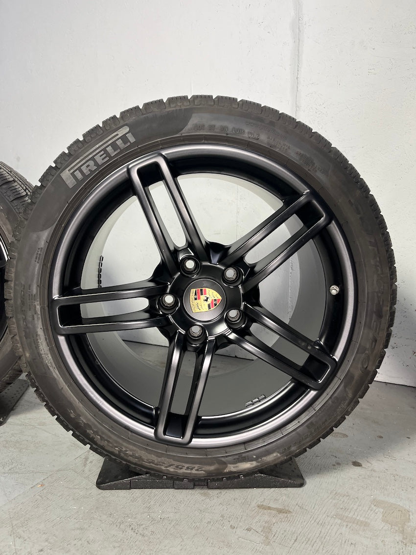 Porsche 991.1 19 Zoll Carrera S Winter Räder C2 S Pirelli schwarz