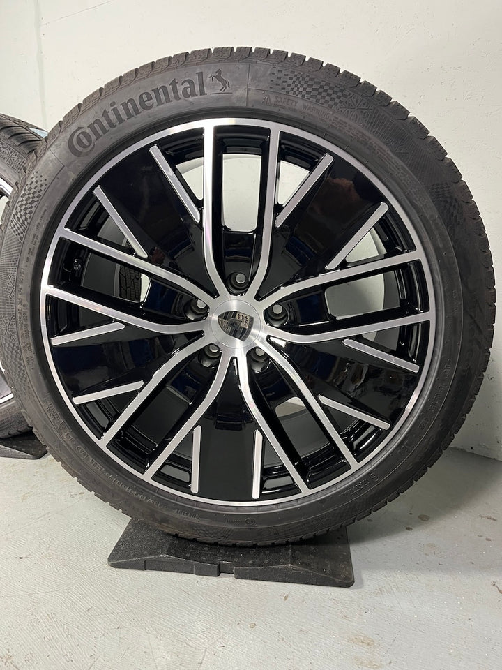 Porsche Macan IV Electric -25% 21 Zoll Design Winter Räder NUR 1200Km Conti