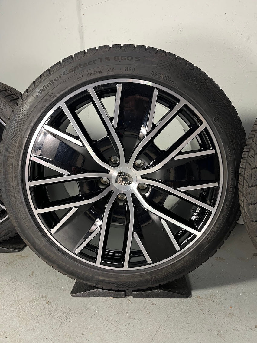 Porsche Macan IV Electric -23% 21 Zoll Design Winter Räder NUR 1600Km