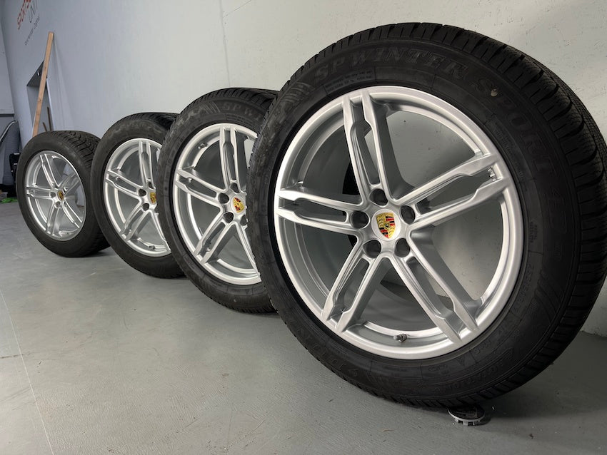 Porsche Macan III Macan II 19 Zoll Winter Räder Dunlop NEUREIFEN 2023/22