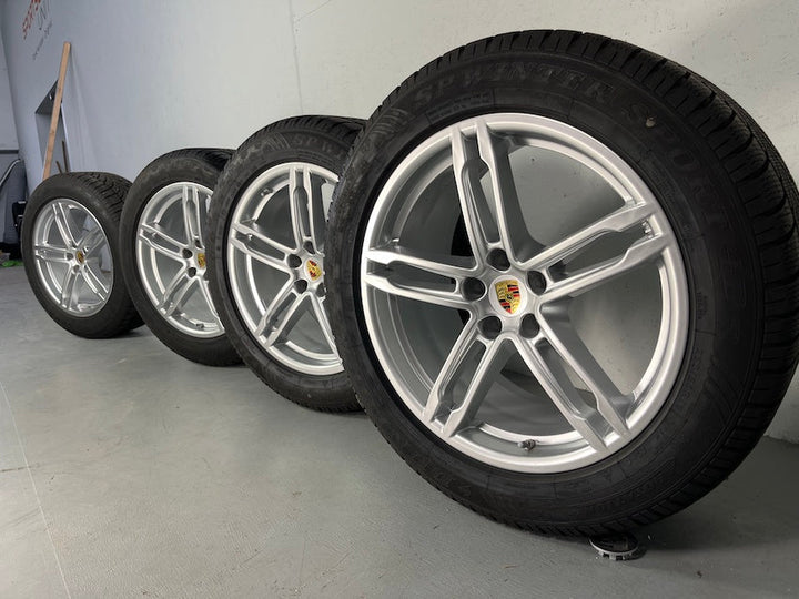 Porsche Macan III Macan II 19 Zoll Winter Räder Dunlop NEUREIFEN 2023/22