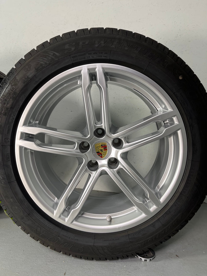 Porsche Macan III Macan II 19 Zoll Winter Räder Dunlop NEUREIFEN 2023/22
