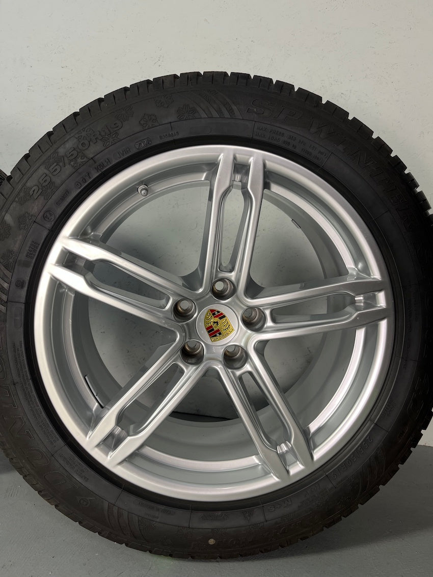 Porsche Macan III Macan II 19 Zoll Winter Räder Dunlop NEUREIFEN 2023/22