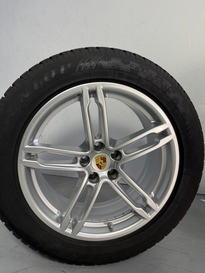 Porsche Macan III Macan II 19 Zoll Winter Räder Dunlop NEUREIFEN 2023/22