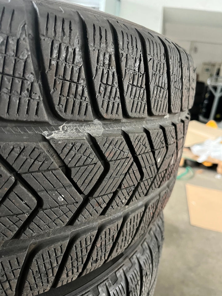 Porsche Cayenne 20 Zoll E3 9Y0 Sport Classic Winterräder Pirelli DOT2021