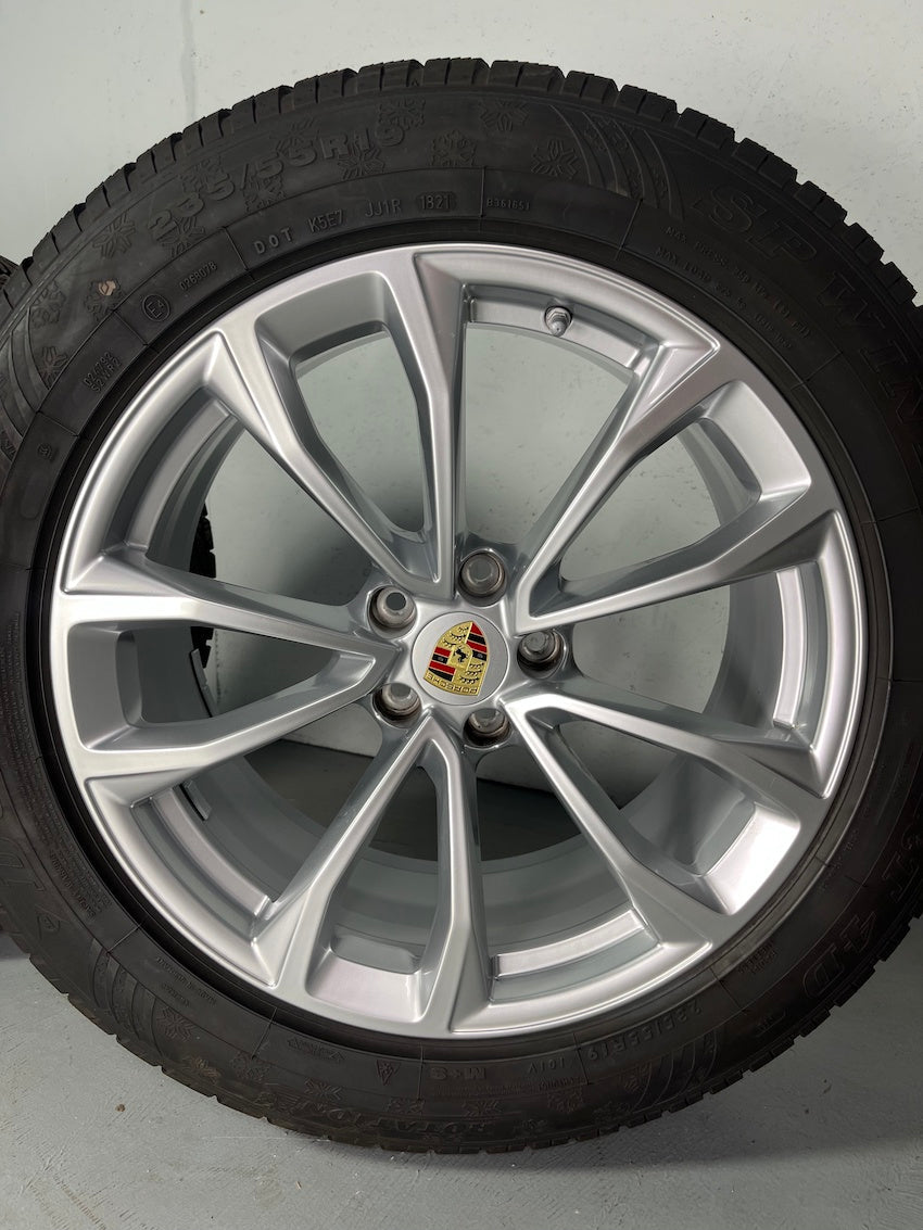 Porsche Macan III 19 Zoll Design Winter Räder Dunlop nur 900Km DOT2022