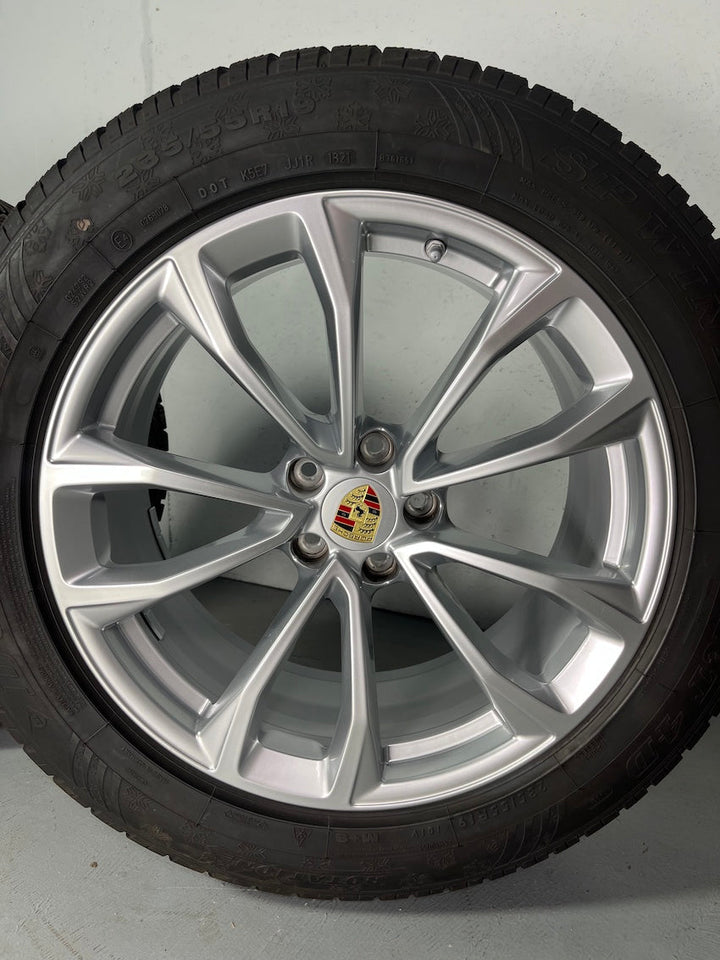 Porsche Macan III 19 Zoll Design Winter Räder Dunlop nur 900Km DOT2022