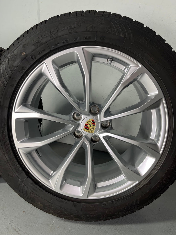 Porsche Macan III 19 Zoll Design Winter Räder Dunlop nur 900Km DOT2022