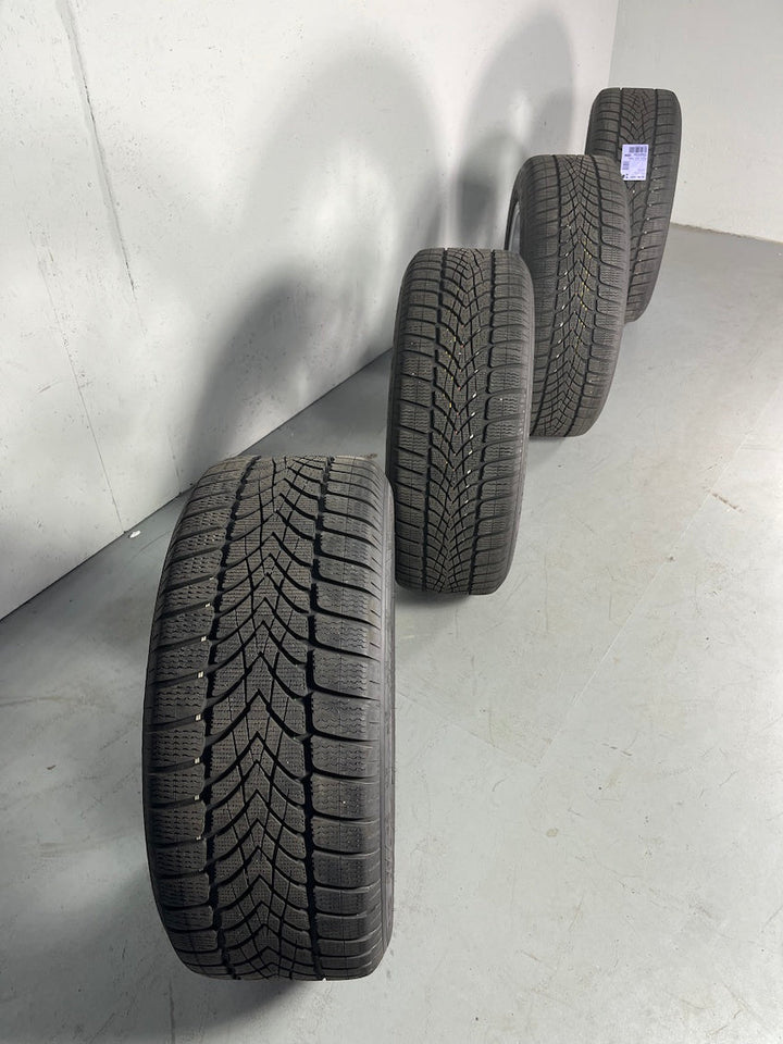 Porsche Macan III 19 Zoll Design Winter Räder Dunlop nur 900Km DOT2022