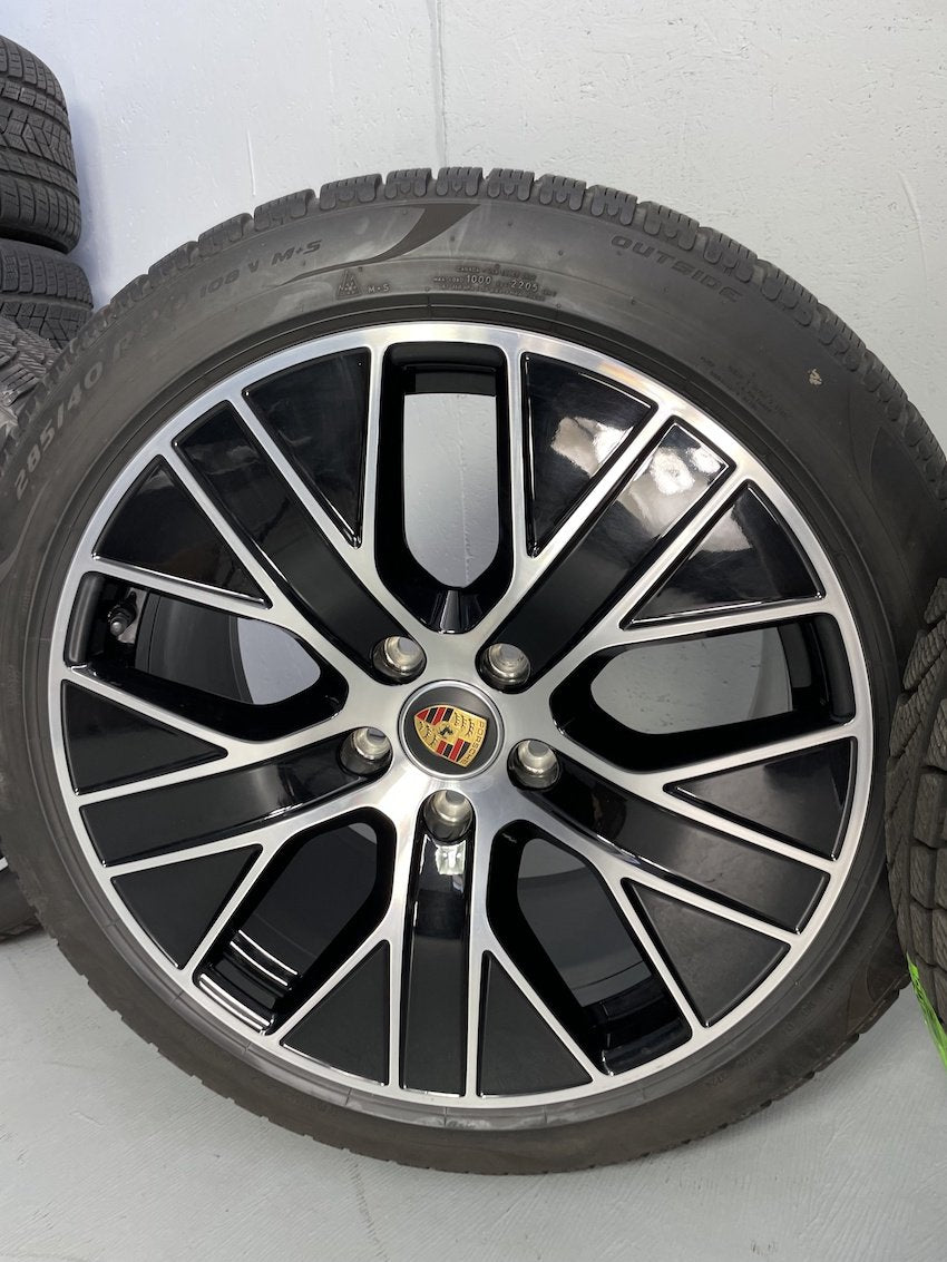 Porsche Taycan 20 Zoll TURBO AERO Winterräder Pirelli DOT2022 1800Km