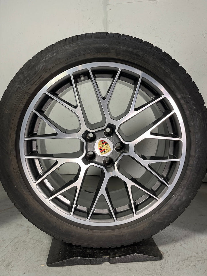 Porsche Macan 20 Zoll RS Spyder Winter Räder Dunlop Macan I+II