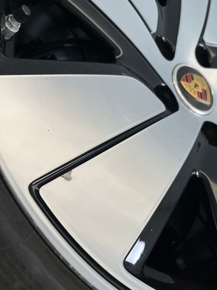 Porsche Taycan 19 Zoll Aero Winterräder Continental MwSt.awb.