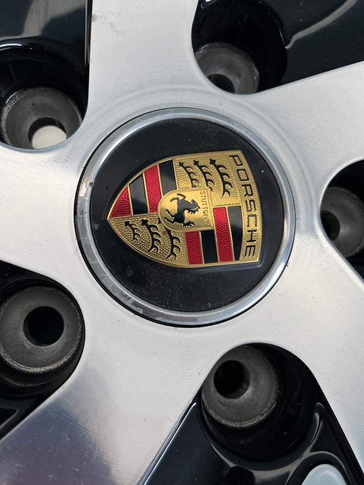 Porsche Taycan 19 Zoll Aero Winterräder Continental MwSt.awb.