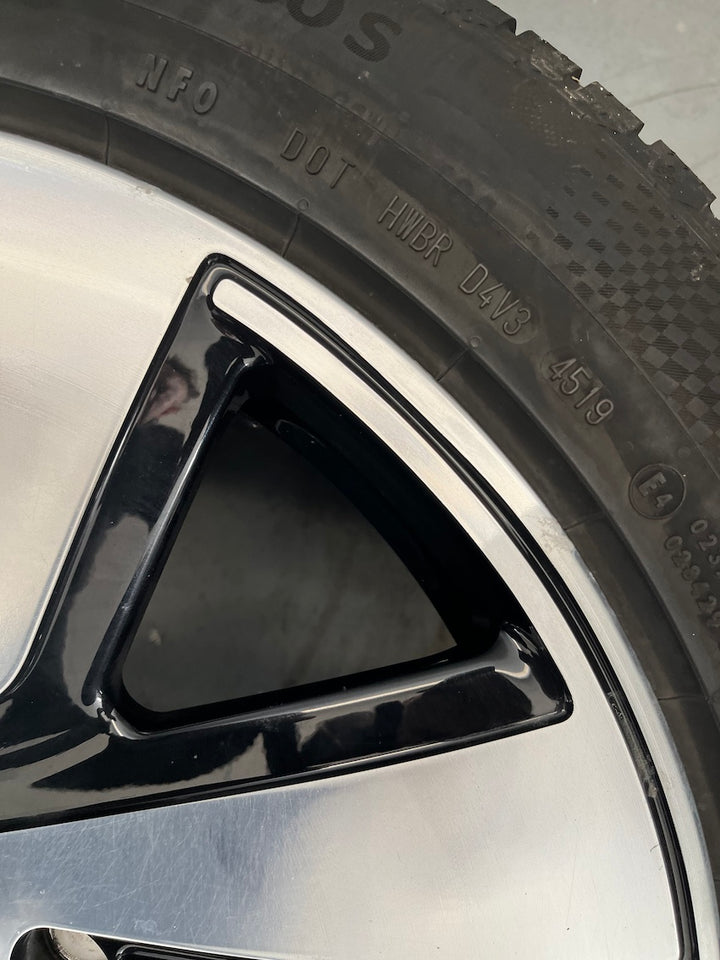 Porsche Taycan 19 Zoll Aero Winterräder Continental MwSt.awb.