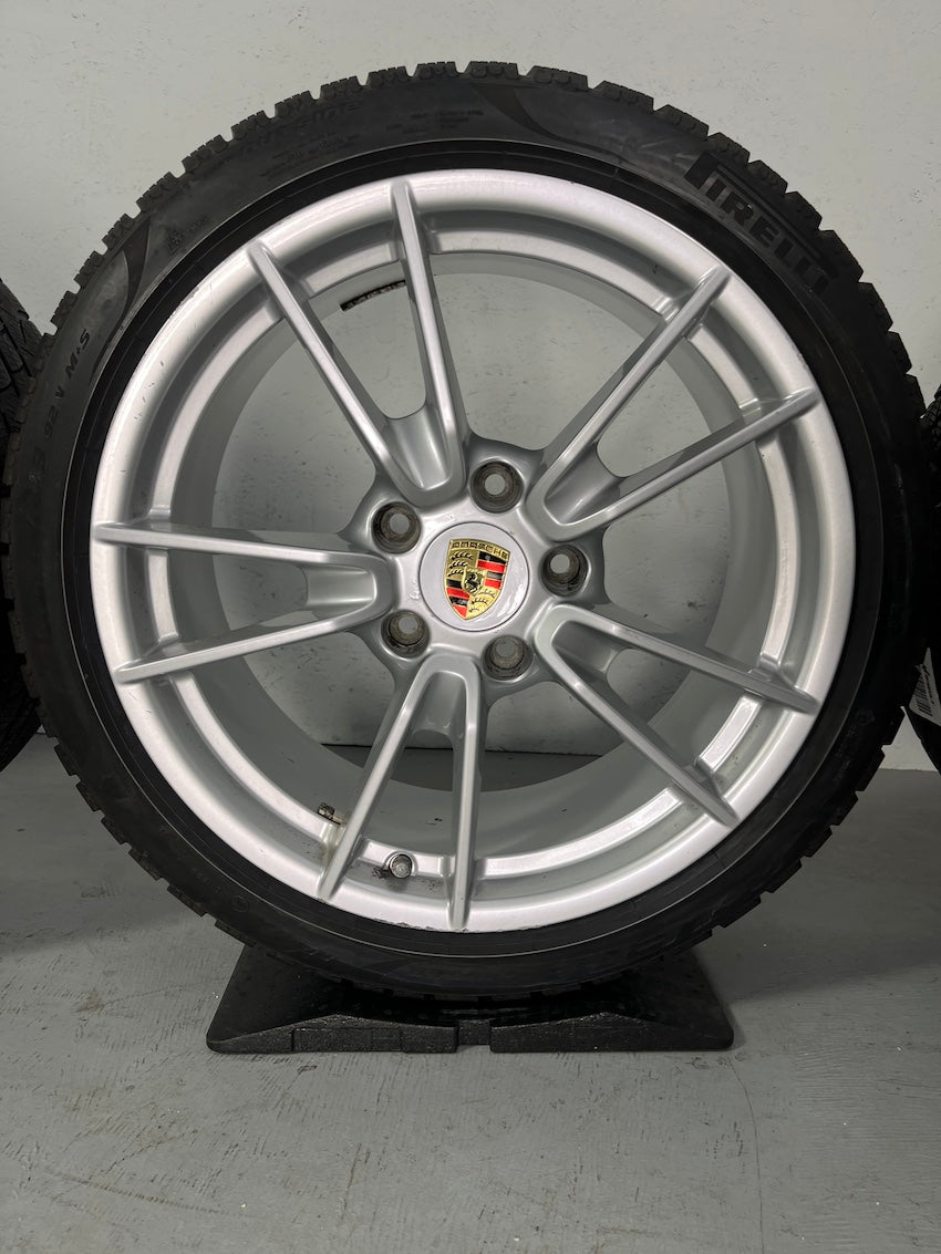 Porsche 992.2 19 20 Zoll Carrera Winter Räder DOT2024 Pirelli 7mm TOP