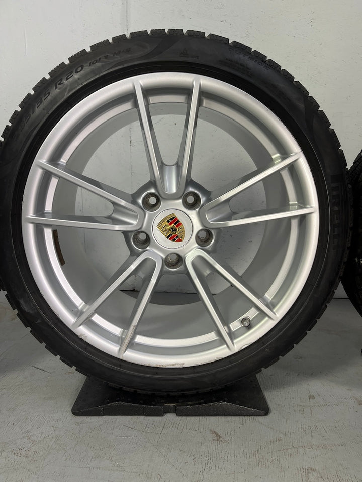 Porsche 992.2 19 20 Zoll Carrera Winter Räder DOT2024 Pirelli 7mm TOP