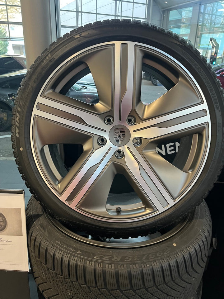 Porsche Macan Electric EV 22 Zoll Exclusive Design Winter Räder NEU TURBONIT -20%