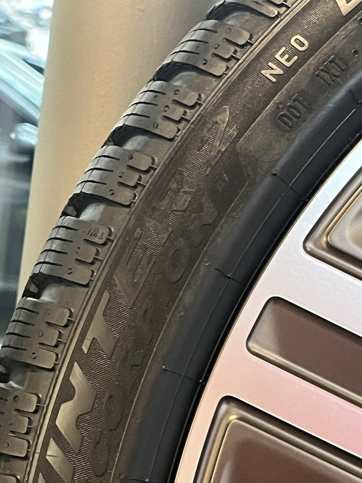 Porsche Macan Electric EV 22 Zoll Exclusive Design Winter Räder NEU TURBONIT -20%