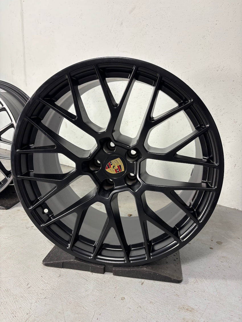 Porsche Macan I + II 20 Zoll RS Spyder GTS Felgen mattschwarz Originallack