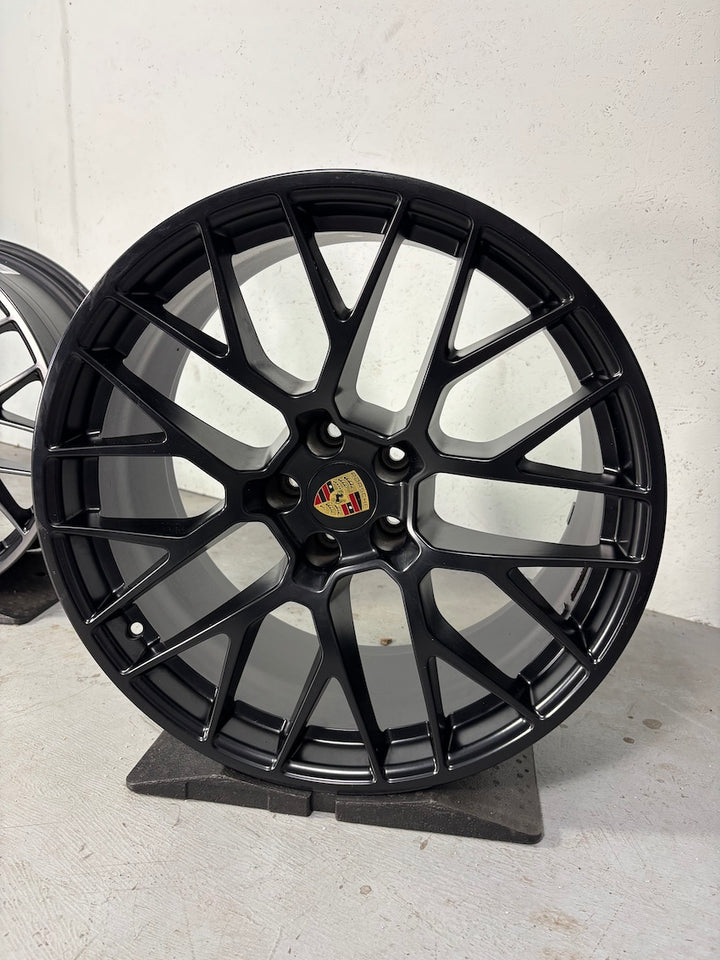 Porsche Macan I + II 20 Zoll RS Spyder GTS Felgen mattschwarz Originallack
