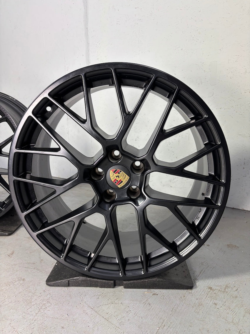 Porsche Macan I + II 20 Zoll RS Spyder GTS Felgen mattschwarz Originallack