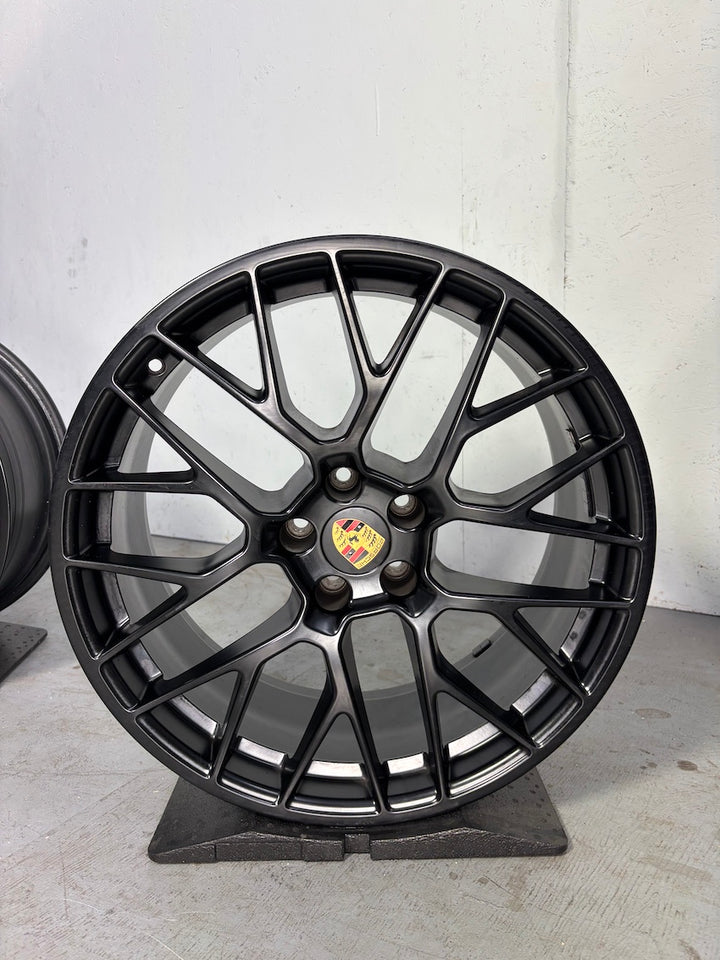 Porsche Macan I + II 20 Zoll RS Spyder GTS Felgen mattschwarz Originallack