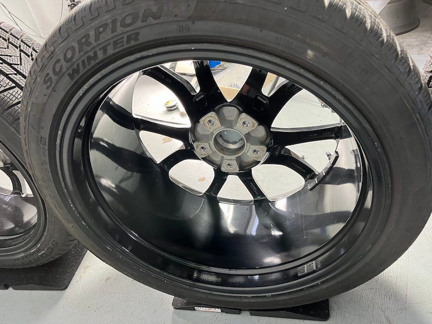 Porsche 992 19 20 Zoll Carrera Winter Pirelli Sonderfarbe grau-metallic