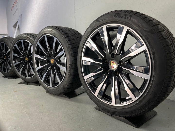 Porsche Taycan 20 Zoll Tequipment Design Winterräder Pirelli MwSt.