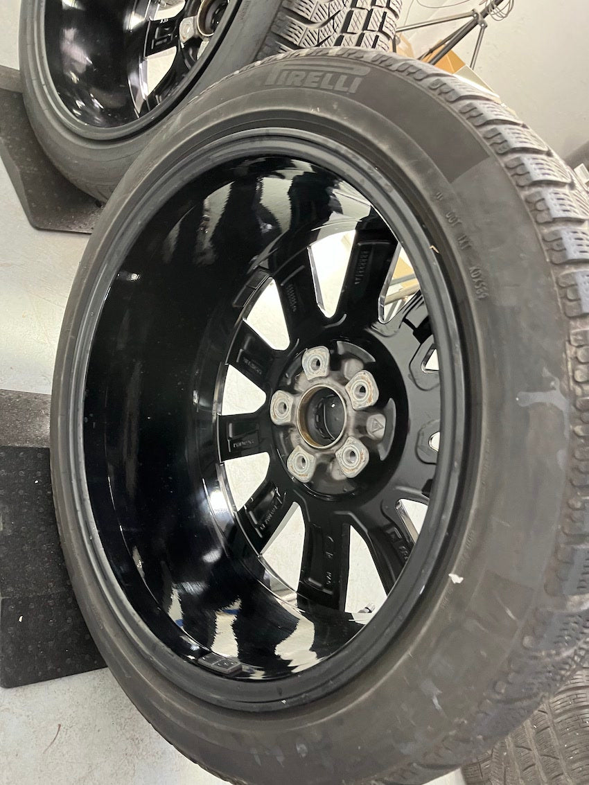 Porsche Taycan 20 Zoll Tequipment Design Winterräder Pirelli MwSt.