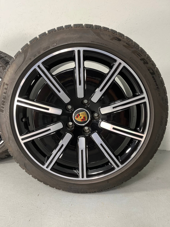 Porsche Taycan 20 Zoll Sport Aero Winterräder Pirelli 2022 7,5mm MwSt.