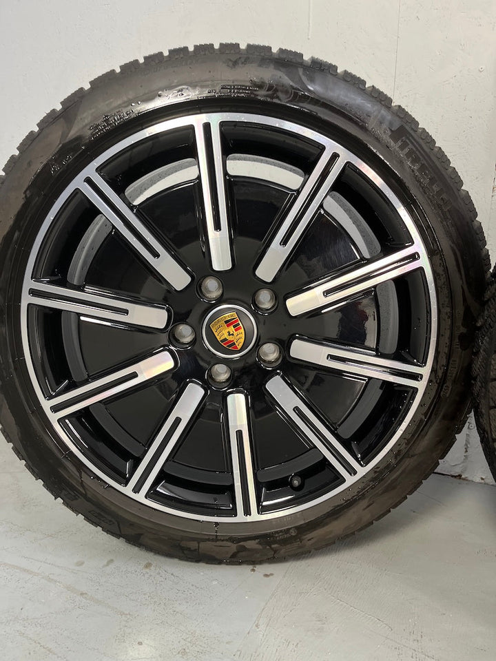 Porsche Taycan 20 Zoll Sport Aero Winterräder Pirelli 2022 7,5mm MwSt.