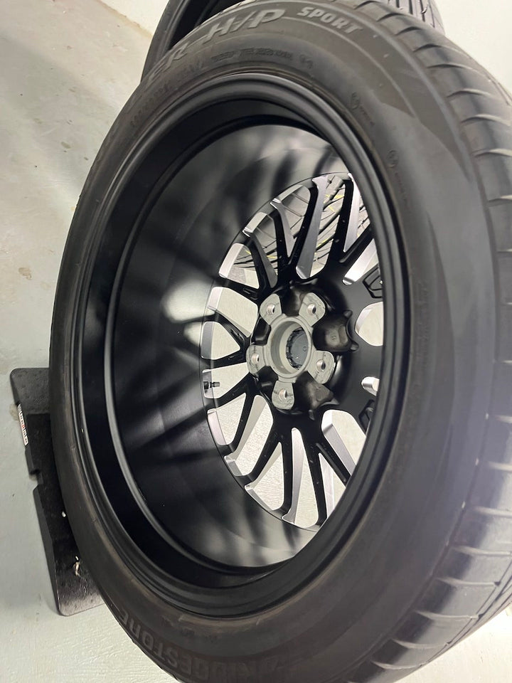 Porsche 992 19 20 Zoll Carrera Winter Pirelli Sonderfarbe grau-metallic