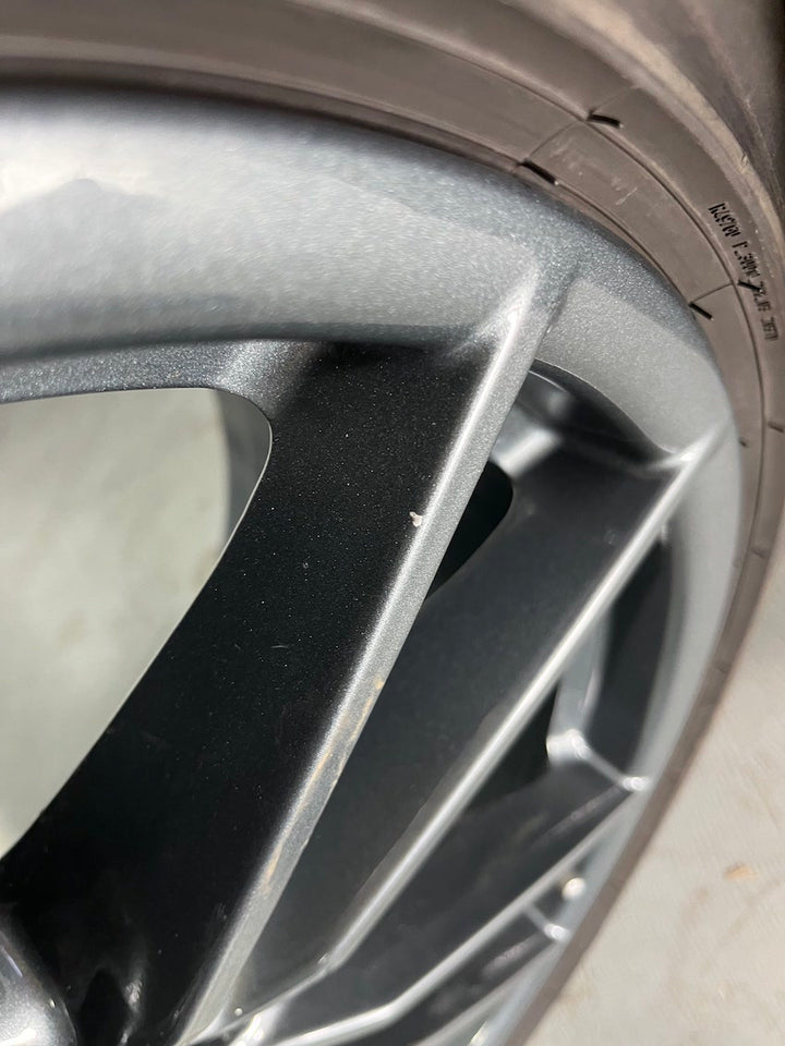 Porsche 992 19 20 Zoll Carrera Winter Pirelli Sonderfarbe grau-metallic