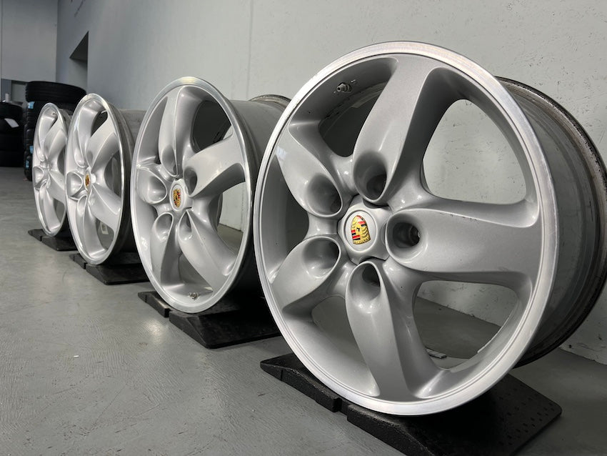 Porsche Cayenne 18 Zoll Turbo Felgen 955 957 E1 8J x 18 ET57