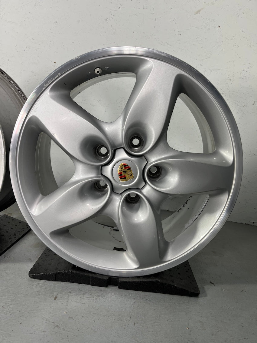 Porsche Cayenne 18 Zoll Turbo Felgen 955 957 E1 8J x 18 ET57