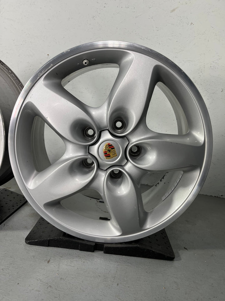 Porsche Cayenne 18 Zoll Turbo Felgen 955 957 E1 8J x 18 ET57