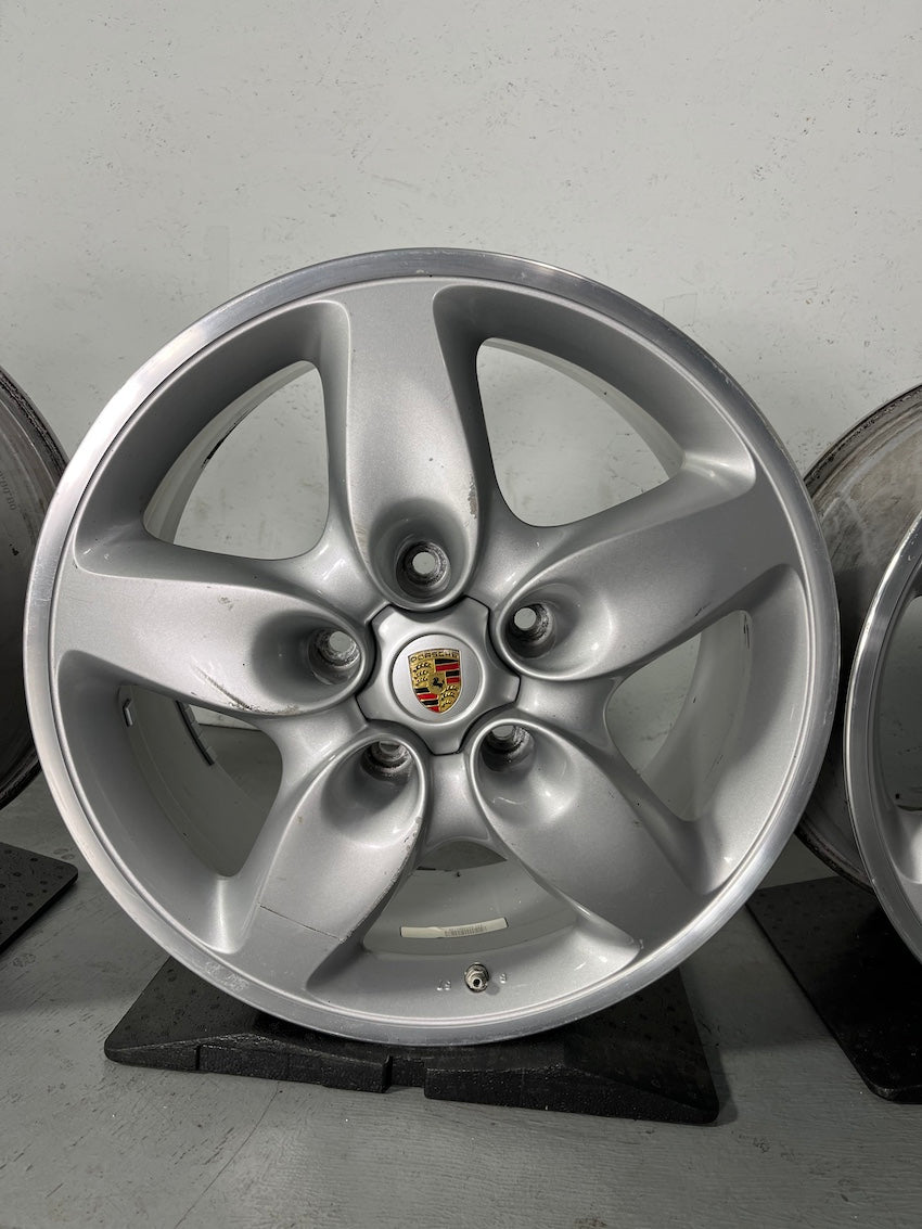 Porsche Cayenne 18 Zoll Turbo Felgen 955 957 E1 8J x 18 ET57