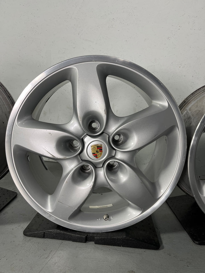 Porsche Cayenne 18 Zoll Turbo Felgen 955 957 E1 8J x 18 ET57