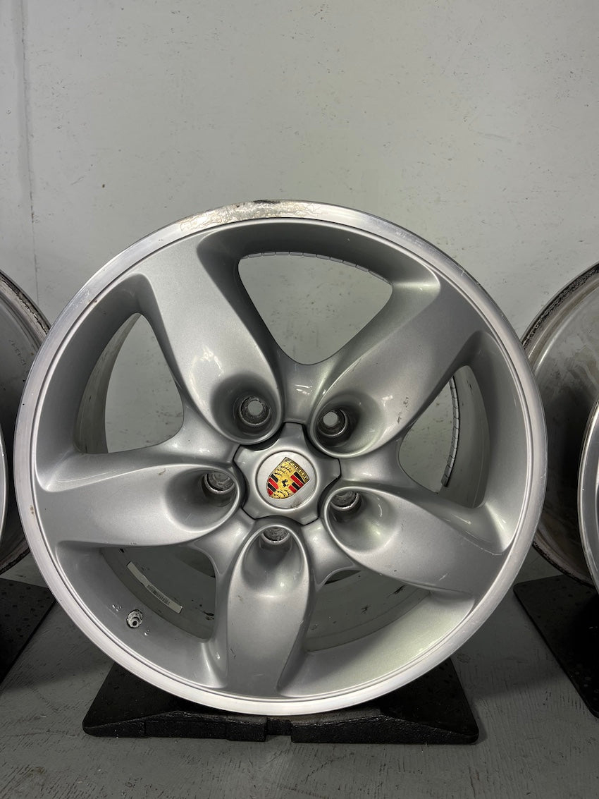 Porsche Cayenne 18 Zoll Turbo Felgen 955 957 E1 8J x 18 ET57