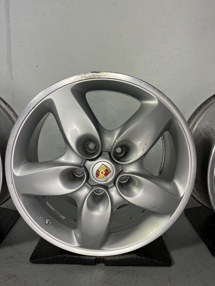 Porsche Cayenne 18 Zoll Turbo Felgen 955 957 E1 8J x 18 ET57