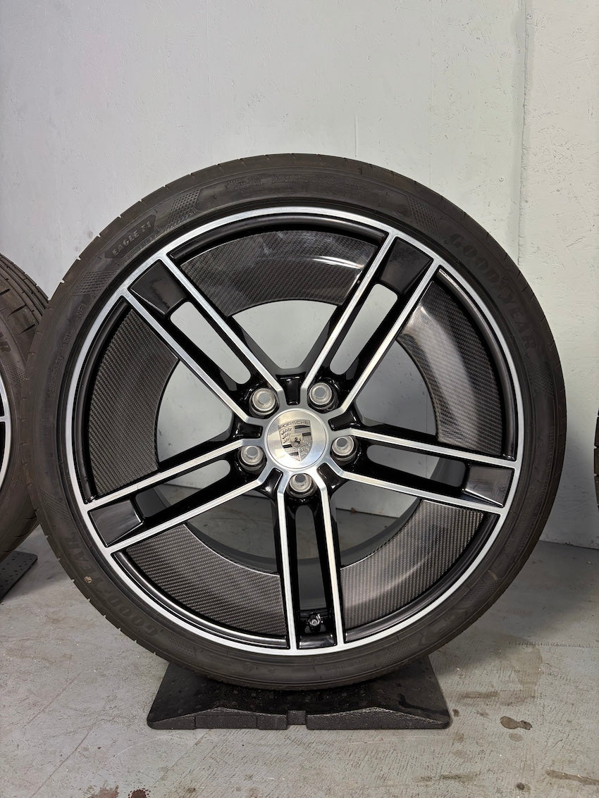 Porsche Taycan J1 II 21 Zoll Exclusive Design Sommer mit Carbonblades NEU