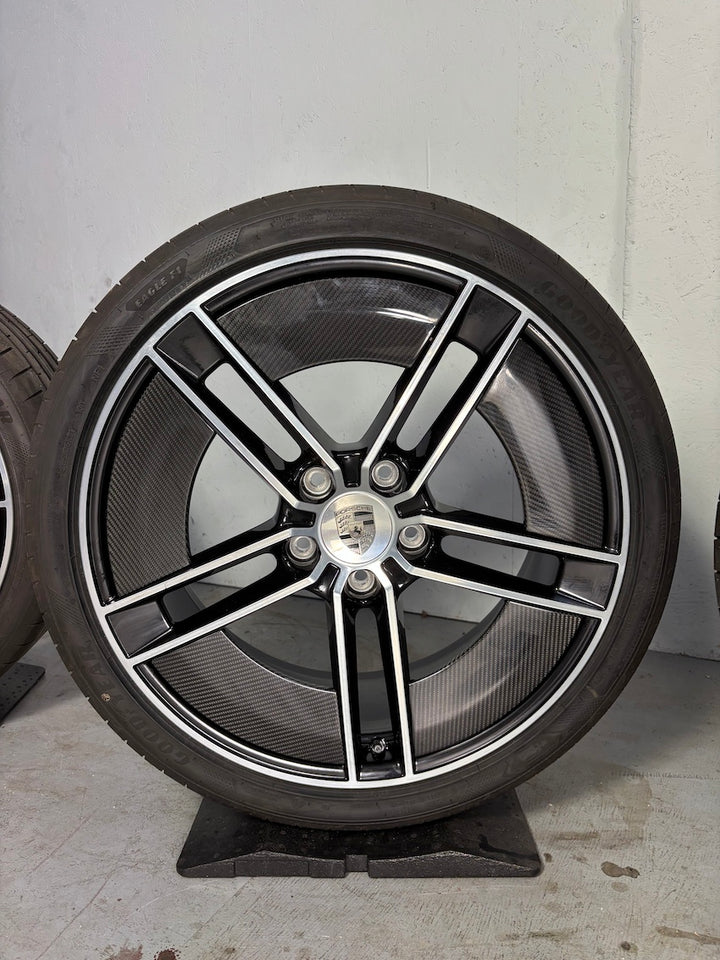 Porsche Taycan J1 II 21 Zoll Exclusive Design Sommer mit Carbonblades NEU