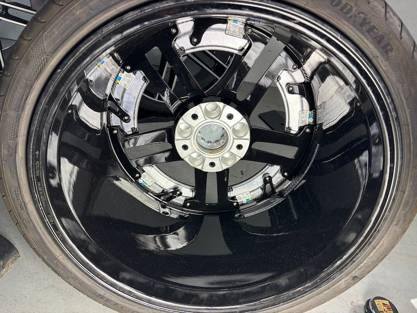 Porsche Taycan J1 II 21 Zoll Exclusive Design Sommer mit Carbonblades NEU