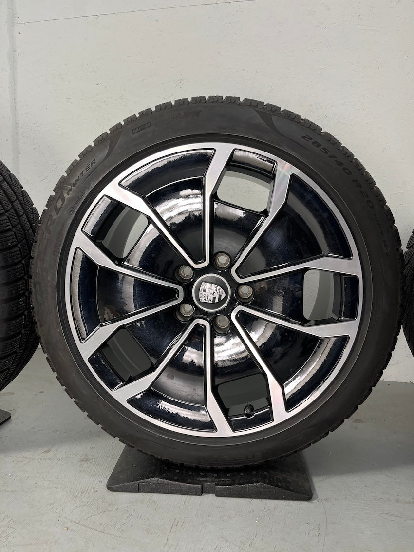 Porsche Taycan J1 20 Zoll Cross Aero Winterräder Pirelli DOT2023 7mm