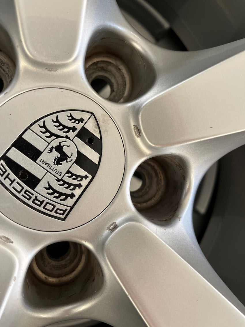 Porsche Macan 18 Zoll Winter Räder Michelin neuwertige Reifen 2022/23