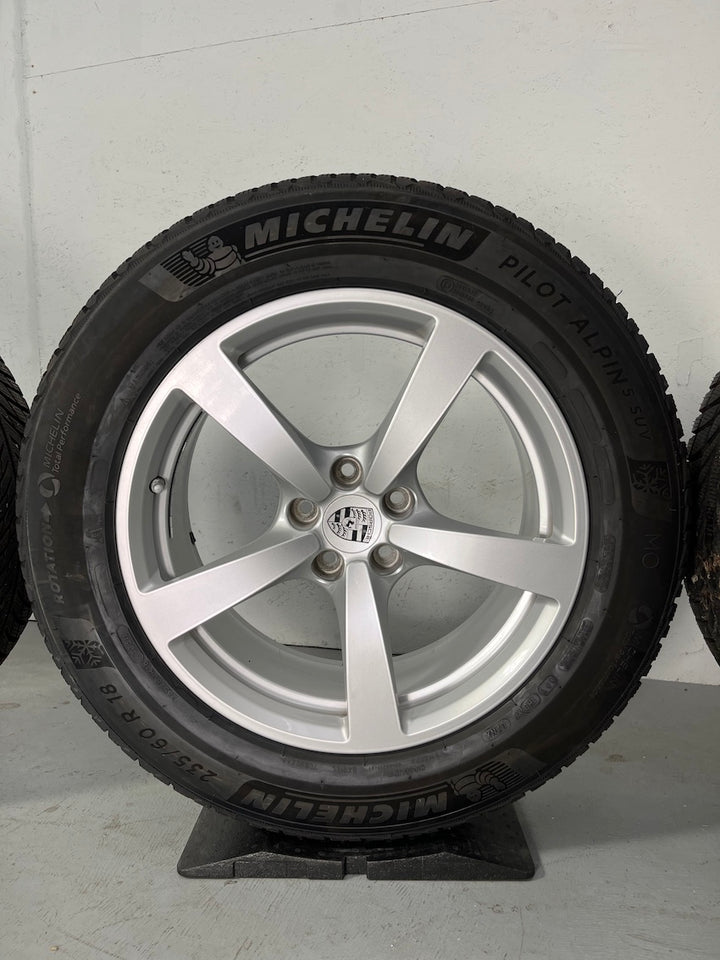 Porsche Macan 18 Zoll Winter Räder Michelin neuwertige Reifen 2022/23