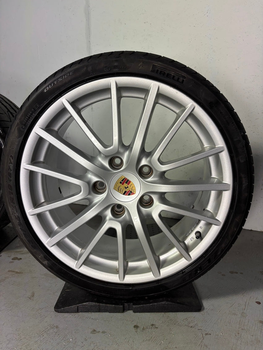 Porsche 997 19 Zoll Sport Design Felgen C2 S Heckantrieb Pirelli Sommer